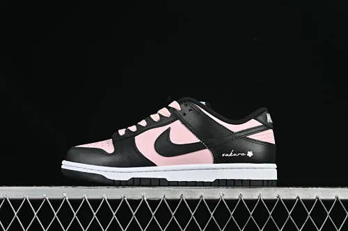 All categories Nk SB Dunk series Nk SB Dunk Low low-top sneakers Nike SB Dunk Low black and pink low-top casual sneakers CW1590-100